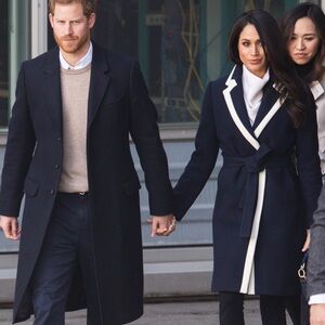 THE MEGHAN MARKLE COAT! J CREW Tipped Topcoat in Italian Wool Size 4 Navy blue